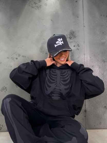 SKELETON BLACK OUT SWEATS - BLACK